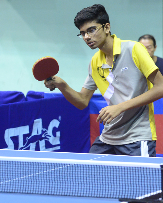 Manav fights back to enter Youth final